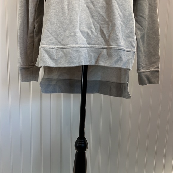 EUC! Grey Nike Hi Low Sweatshirt! Size XS! - Picture 2 of 7